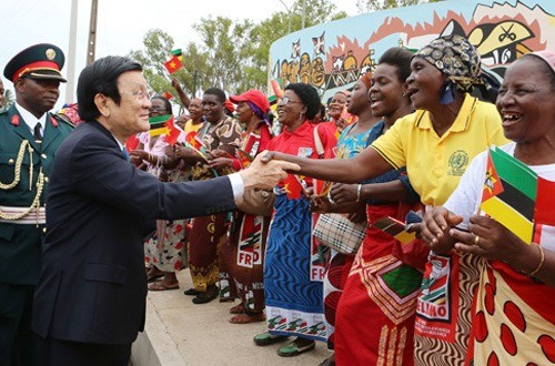 Truong Tan Sang termine sa visite d’Etat au Mozambique - ảnh 1